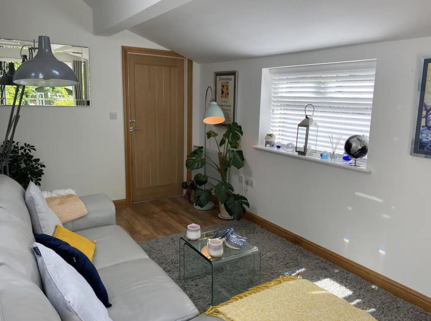 Cosy Dog Friendly Self Contained With Parking Apartment