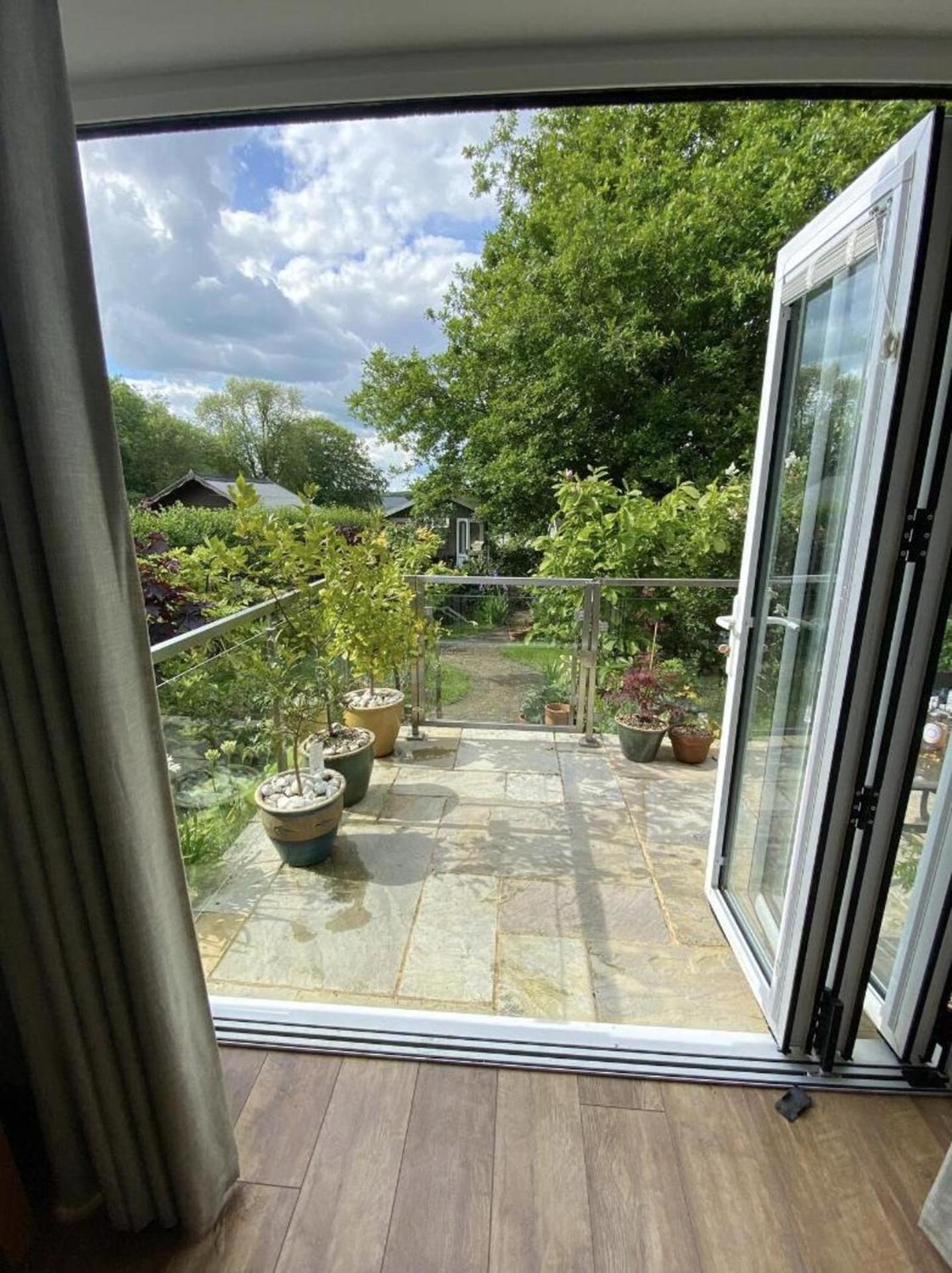 Cosy Dog Friendly Self Contained With Parking